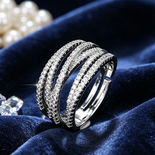 💍 Egymásba Fonódó Csíkos Gyűrű – Modern Elegancia